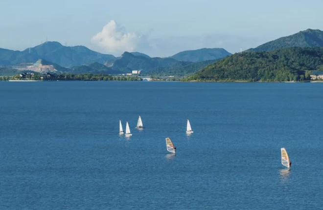 海底捞等餐饮巨头进驻校园，竞相争夺大学生消费市场